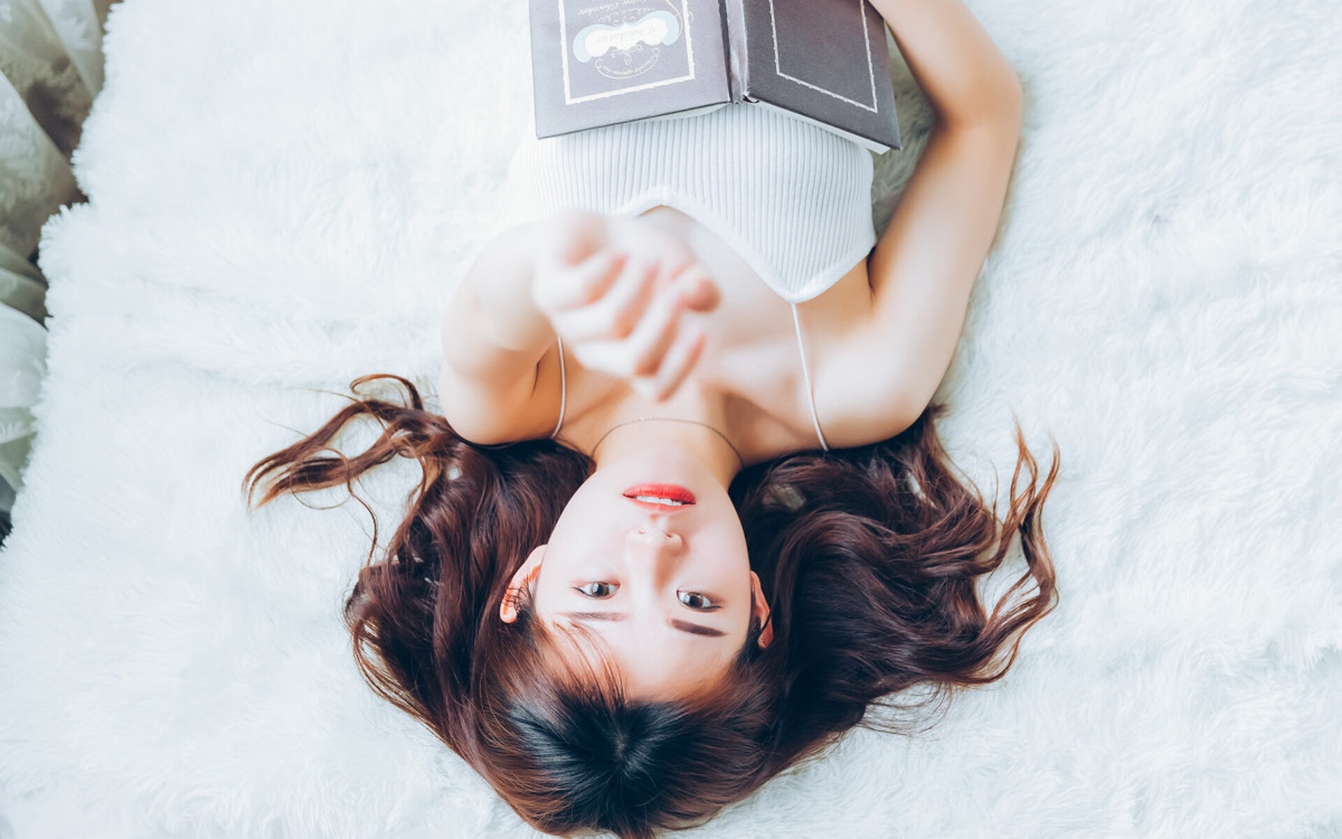 库里在总决赛第六场砍下40分，三分球16投10中，成为夺冠最大功臣！