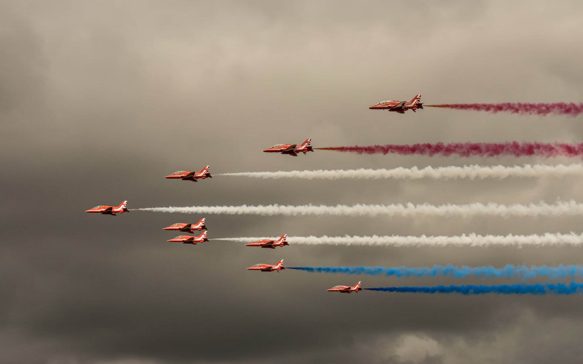爱游戏官方论坛-国际电竞盛典年度最强战队集结一堂，精彩对决引爆赛场，电竞国际比赛